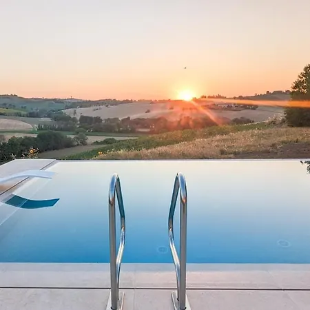 Luxury Private Spa, Jacuzzi, Infinity Pool * Bagnolo (Marche)